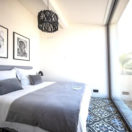 Schickes Und Modernes Maisonette Im Stadtzentrum By Interhome Ferienhaus Saint-Tropez