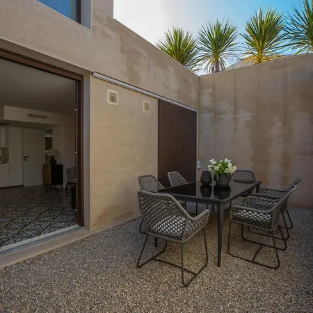 Dom wakacyjny Schickes Und Modernes Maisonette Im Stadtzentrum By Interhome Saint-Tropez